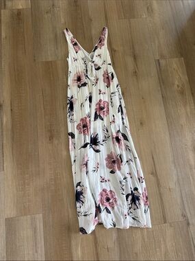 La Charme U Floral Maxi Dress